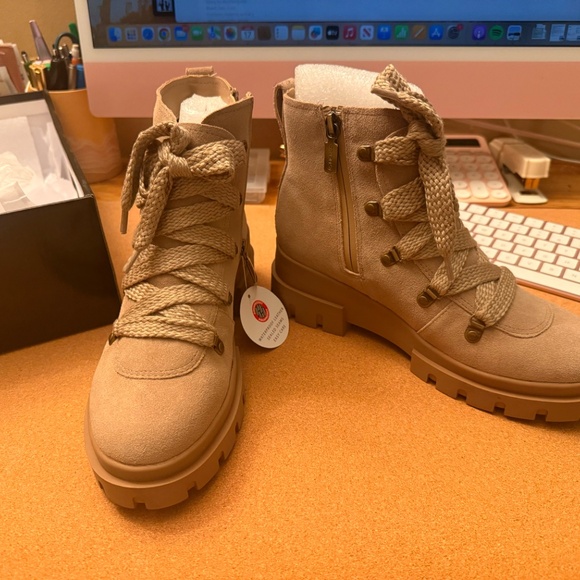 Blondo Jaden Ankle Boots - Picture 3 of 6